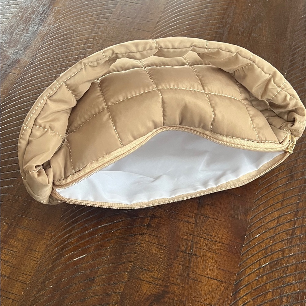 🆕Quilted Tan Shoulder Bag 11 x 6.5 inches - Picture 3 of 8